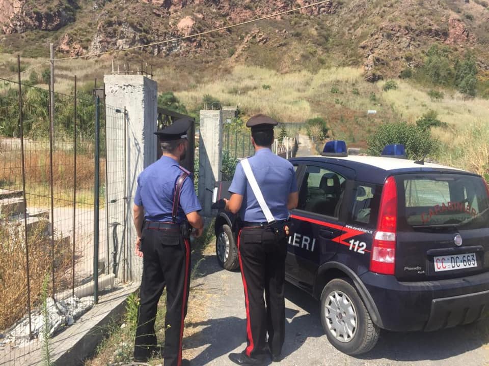 Carabinieri NAS di Catanzaro: 50mila bottiglie di acqua minerale e ...